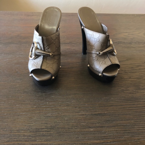 Gucci Heels - Picture 1 of 10
